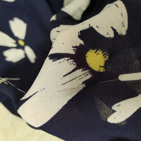 Liz Claiborne Size Medium M Rayon Blue White Polka Dot Blouse Top Sleeveless - Picture 7 of 14